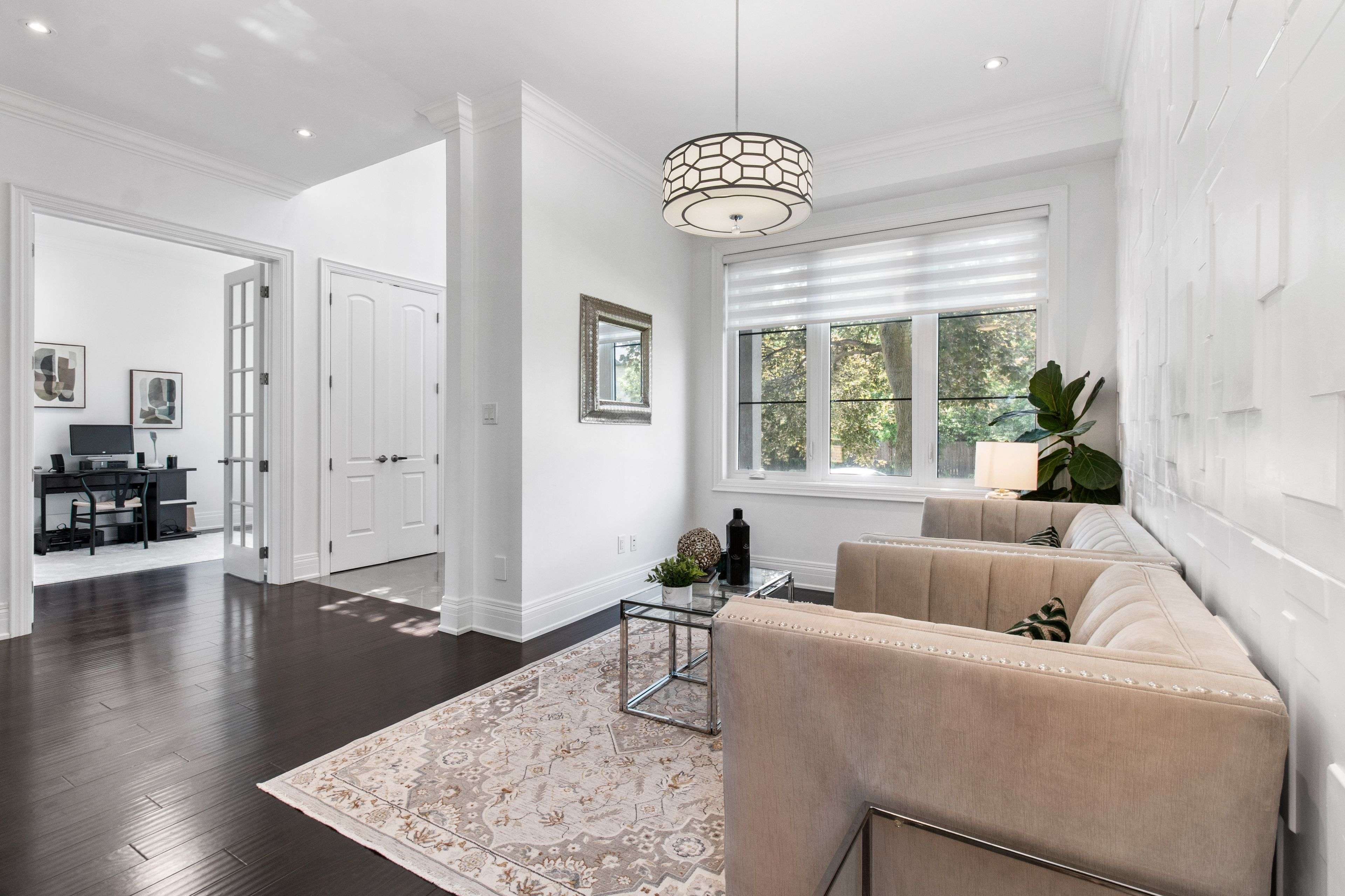 Toronto C07, ON M2R 2E2,38 Devondale AVE