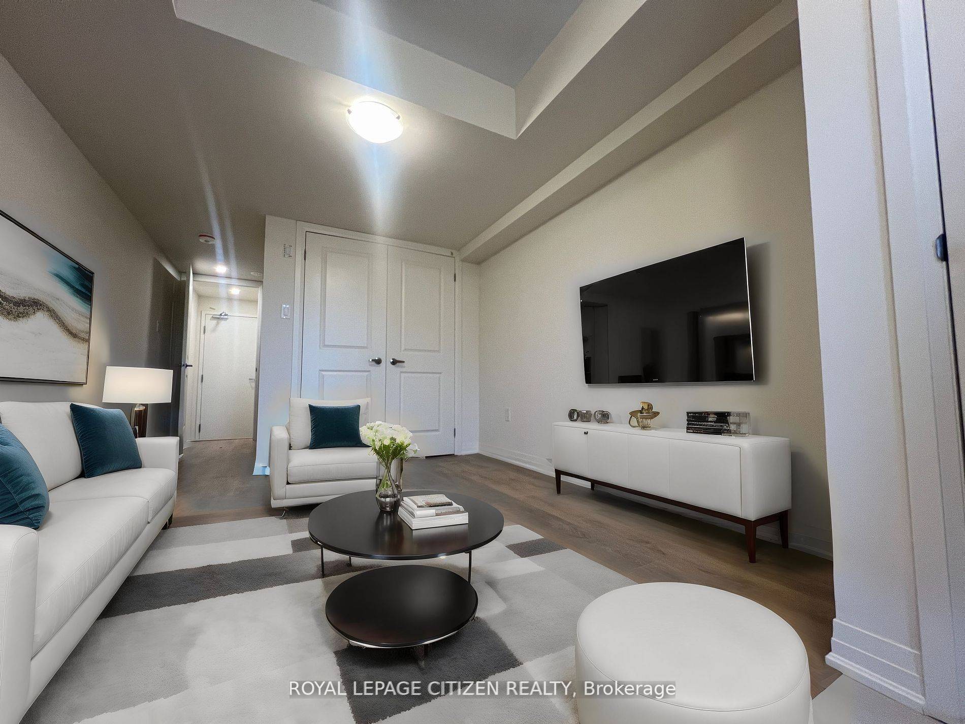 Whitby, ON L1R 0S7,28 Esquire WAY W