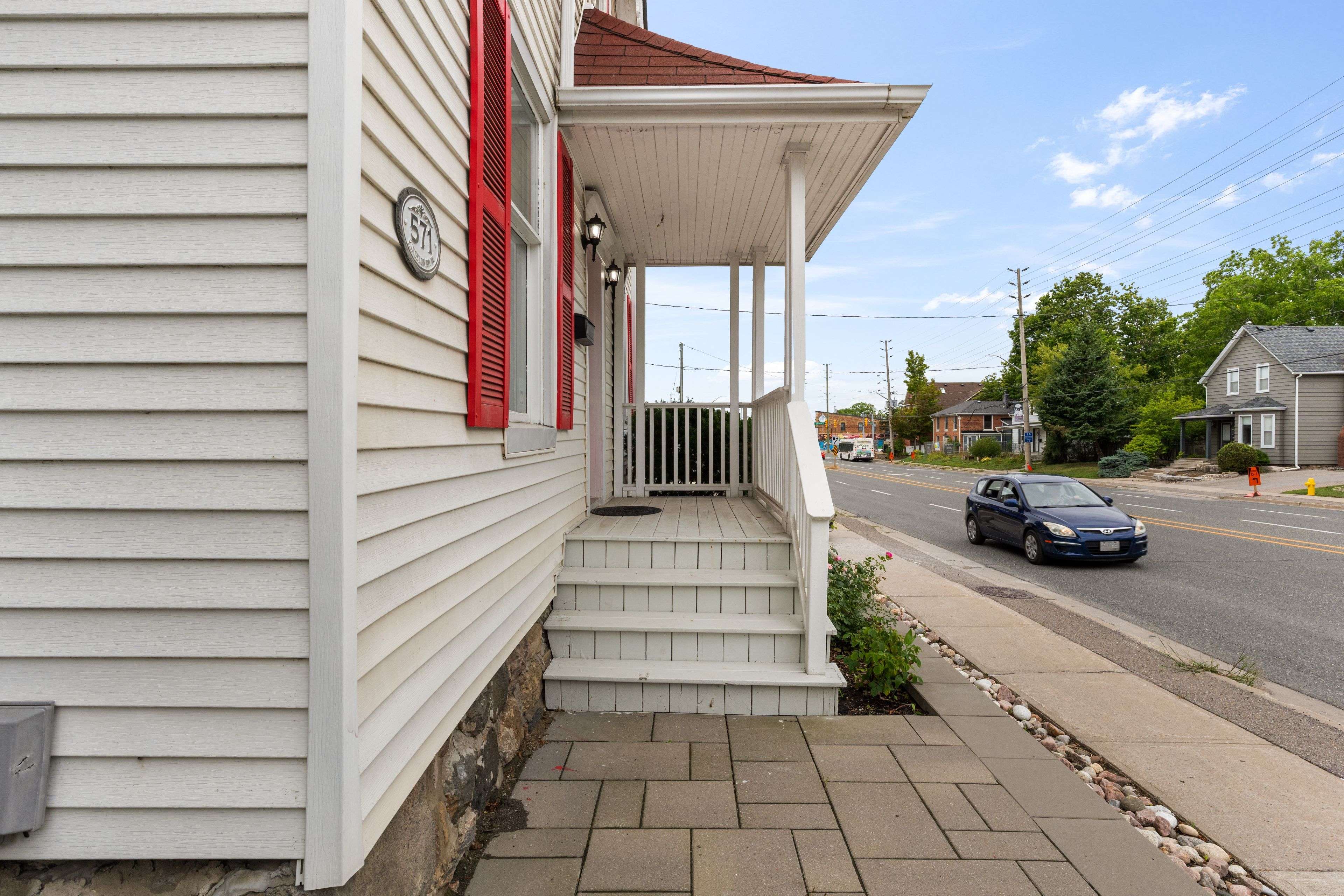 Ajax, ON L1S 6M1,571 Kingston RD W