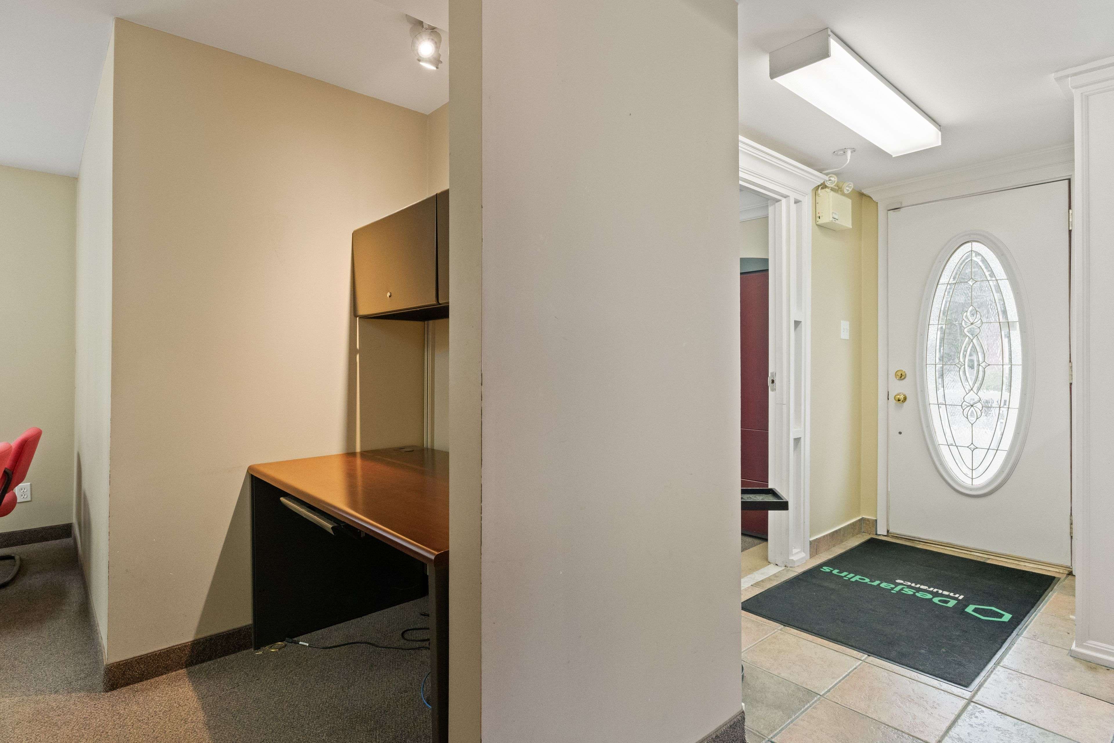 Ajax, ON L1S 6M1,571 Kingston RD W