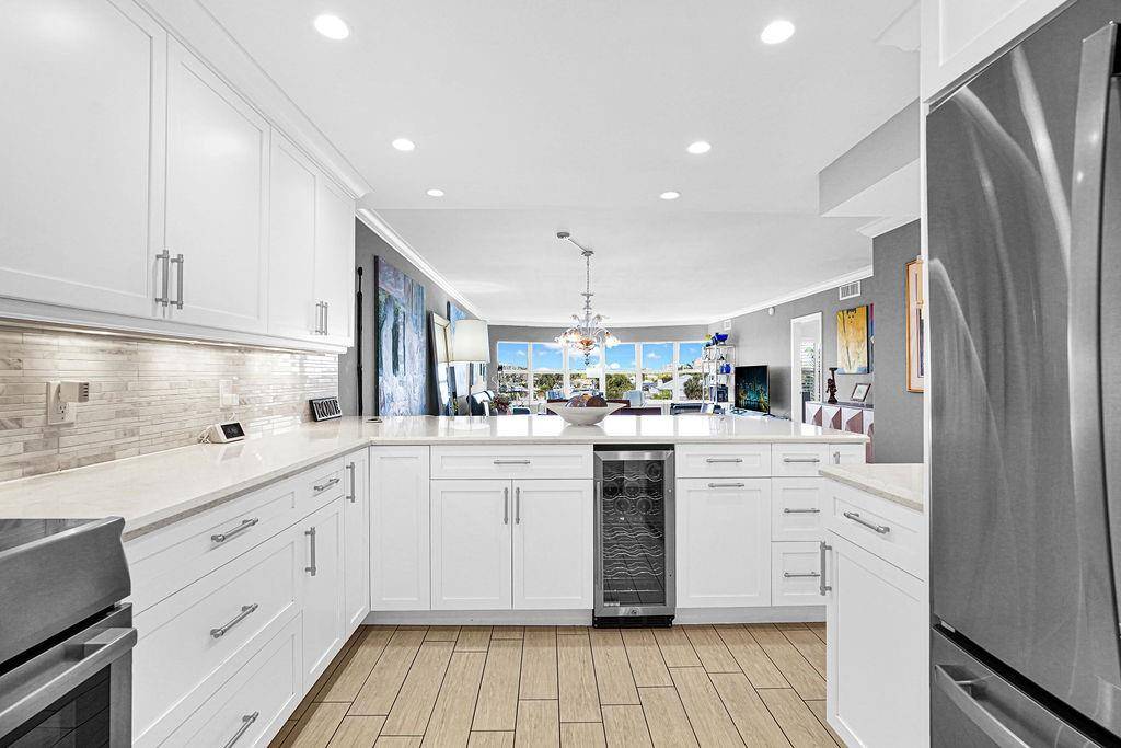 Fort Lauderdale, FL 33308,5100 Bayview Dr #404