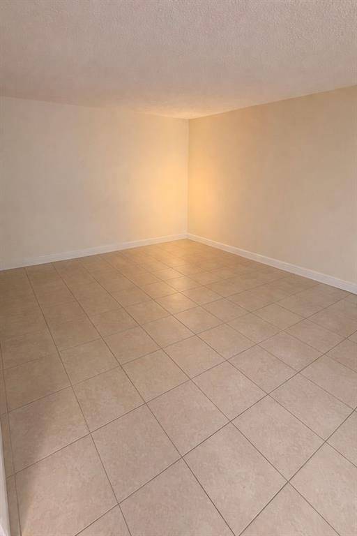 Pembroke Pines, FL 33024,7910 Taft St #109