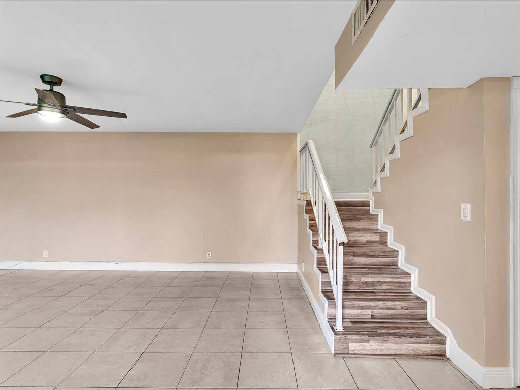 North Lauderdale, FL 33068,8111 SW 24th St #8111