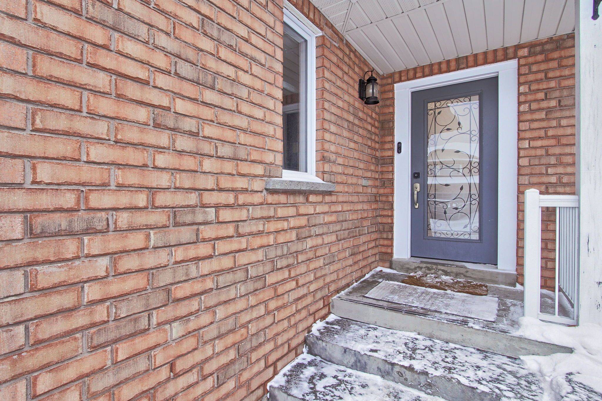 Georgina, ON L4P 4B1,122 Glasgow CRES