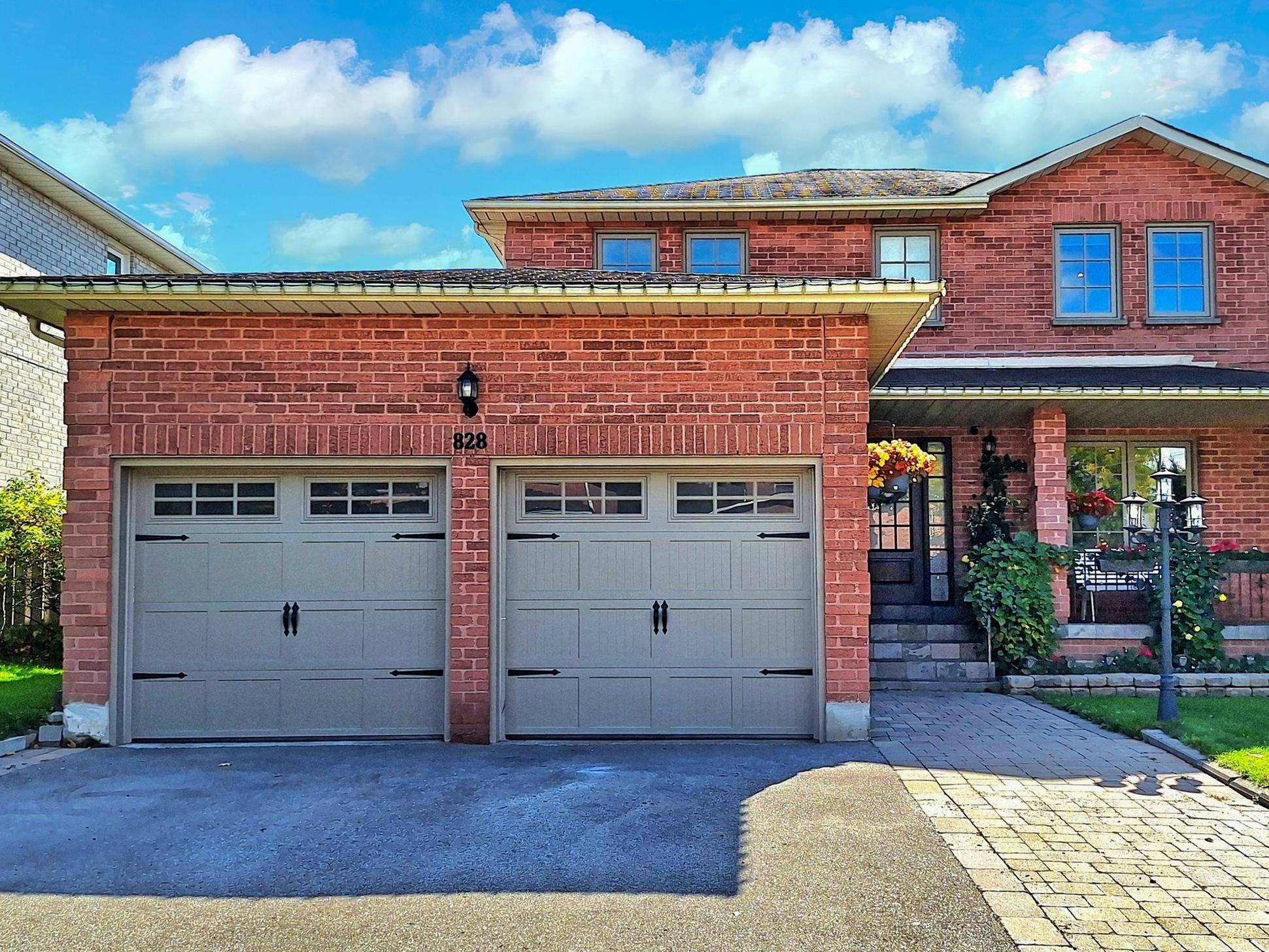 Newmarket, ON L3Y 7H3,828 Leslie Valley DR