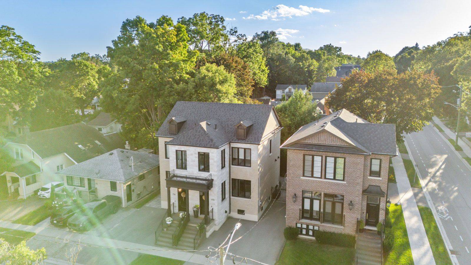 Newmarket, ON L3Y 4E1,172-174 Victoria ST