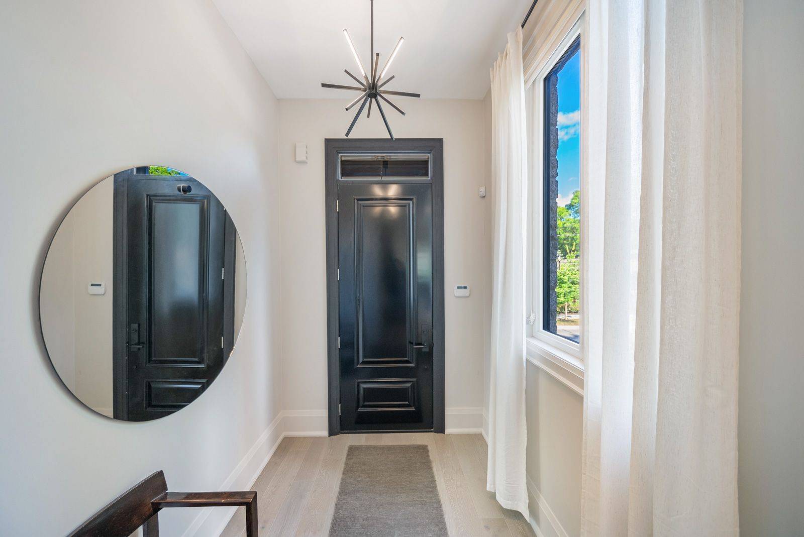 Newmarket, ON L3Y 4E1,172-174 Victoria ST