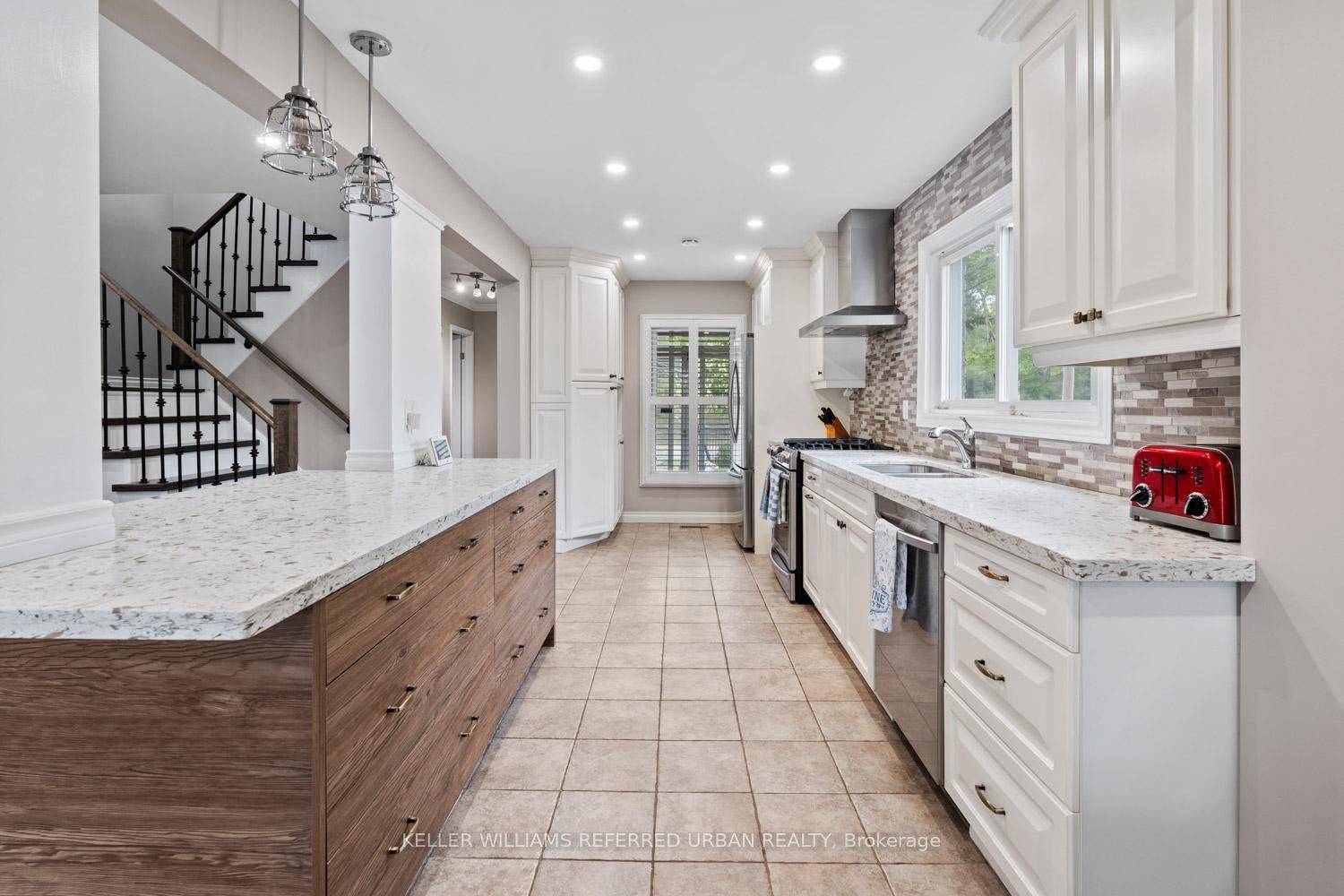 Richmond Hill, ON L4C 8H2,78 Sunshine DR