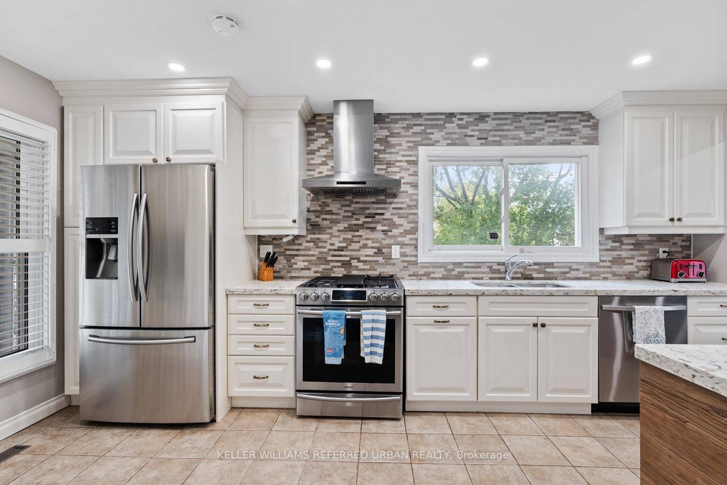 Richmond Hill, ON L4C 8H2,78 Sunshine DR