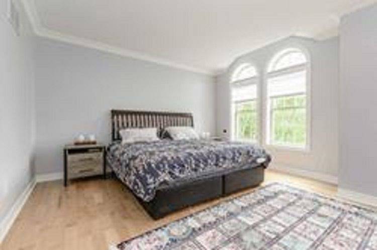 Mississauga, ON L5W 1C6,6913 Early Settlers ROW