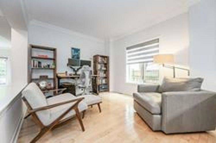 Mississauga, ON L5W 1C6,6913 Early Settlers ROW