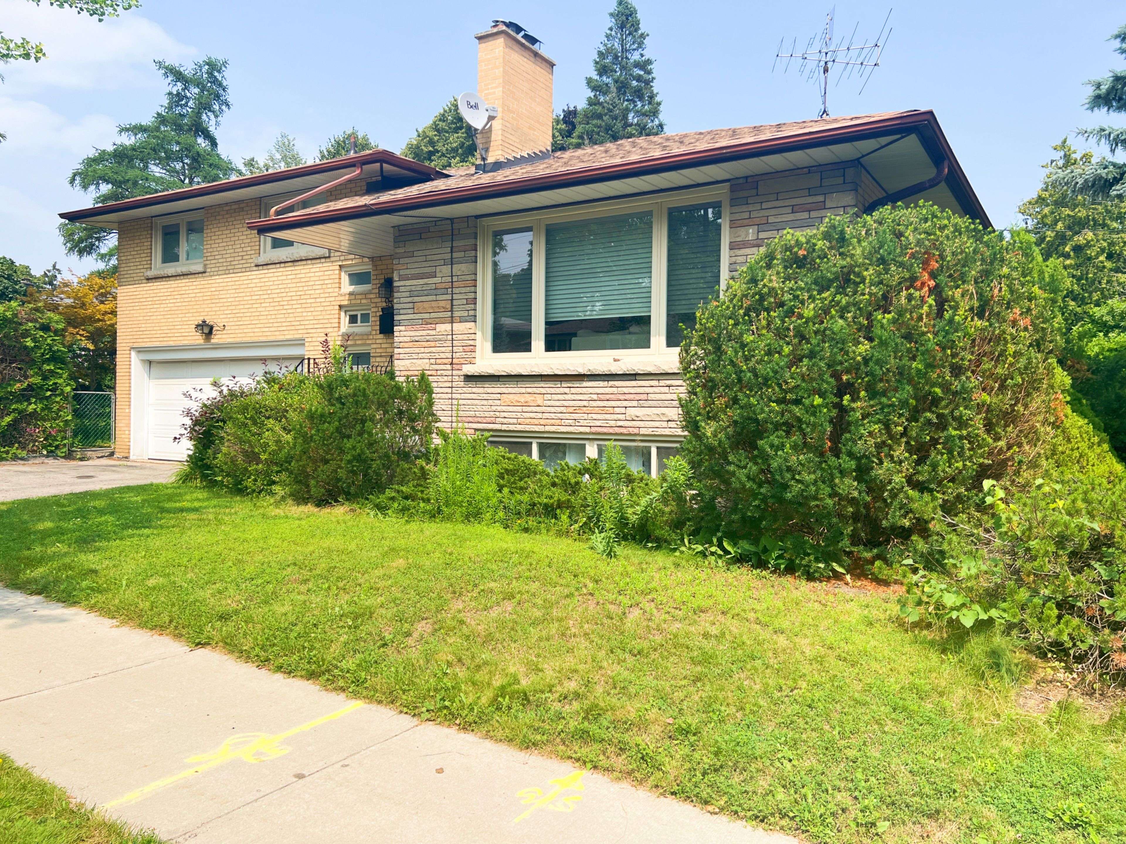 Toronto W07, ON M8Y 3G8,93 Bonnyview DR