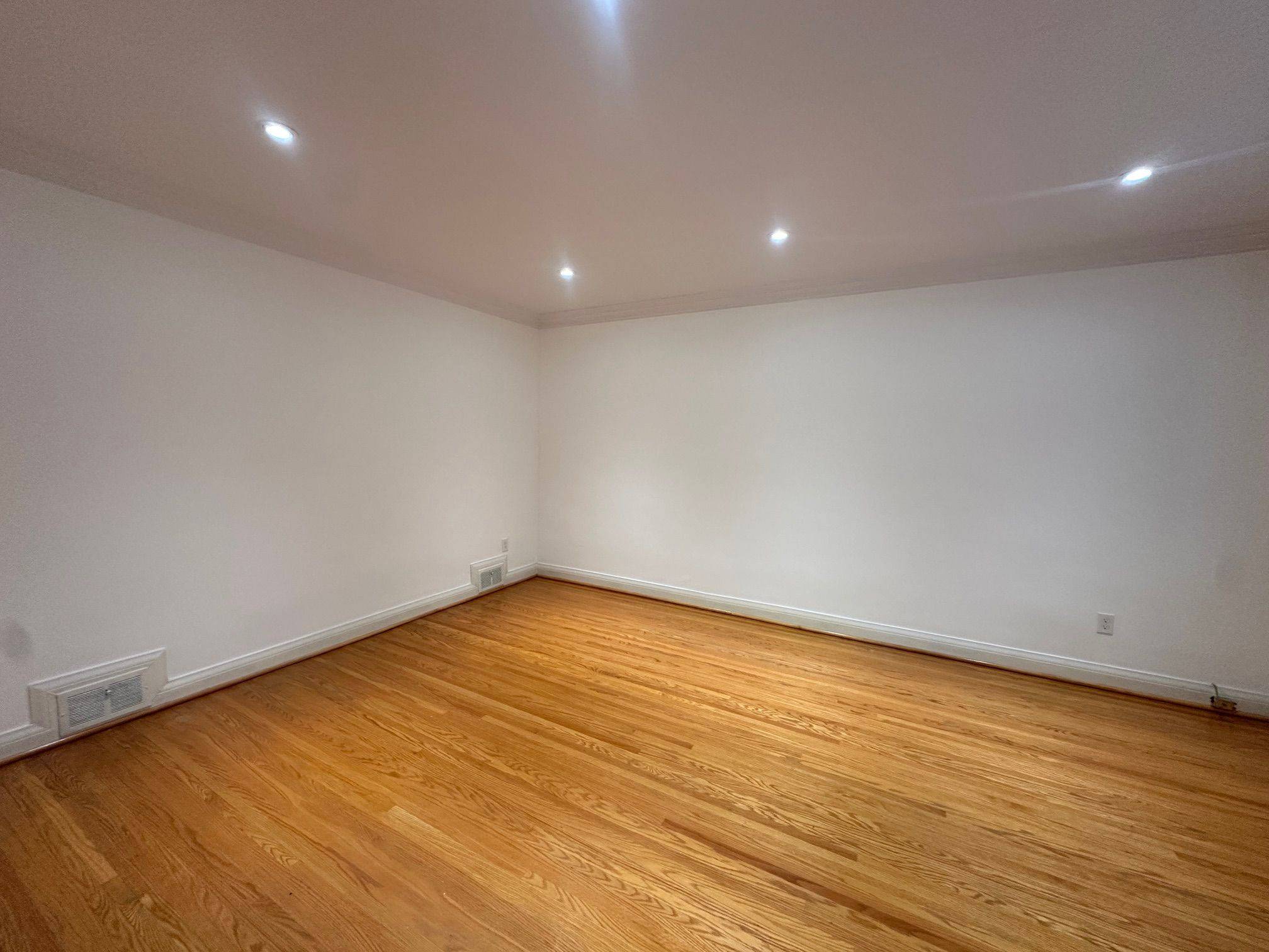 Toronto W04, ON M9N 1N9,207 Church ST