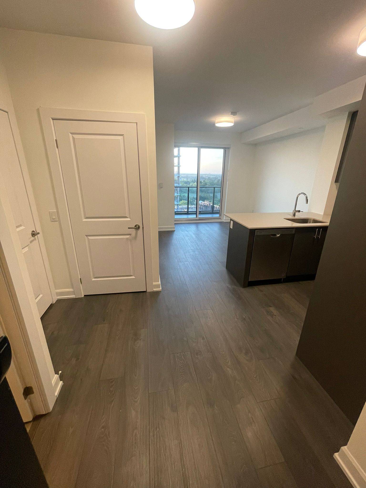 Oakville, ON L6H 7X9,3220 William Coltson AVE #1407