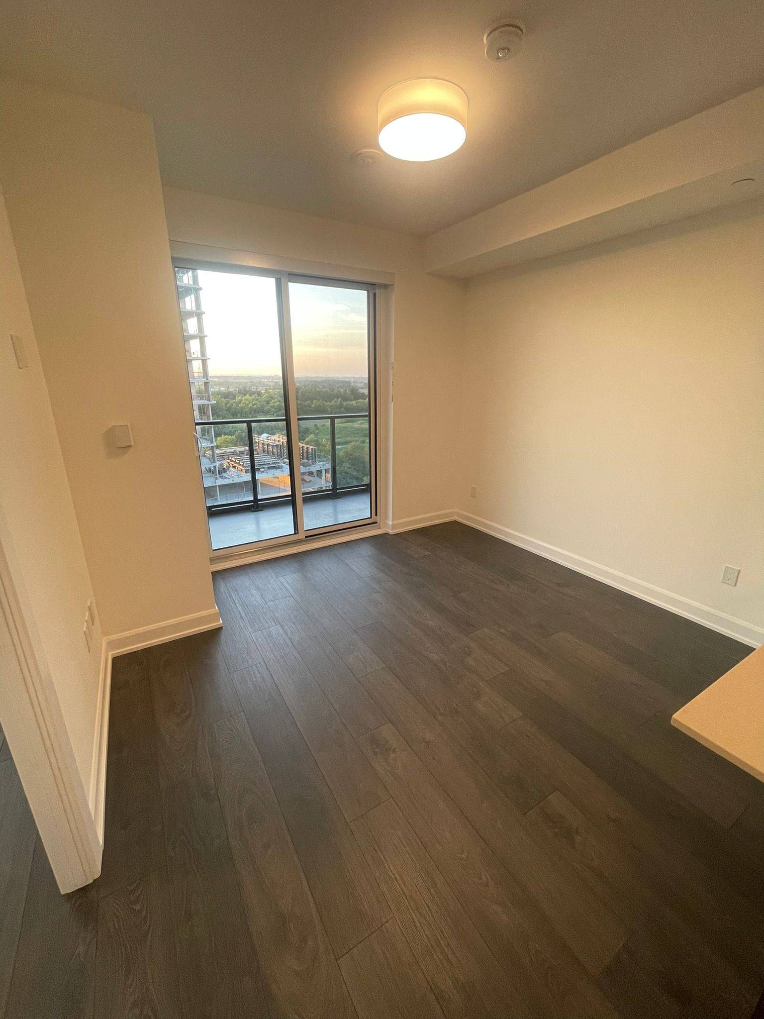 Oakville, ON L6H 7X9,3220 William Coltson AVE #1407