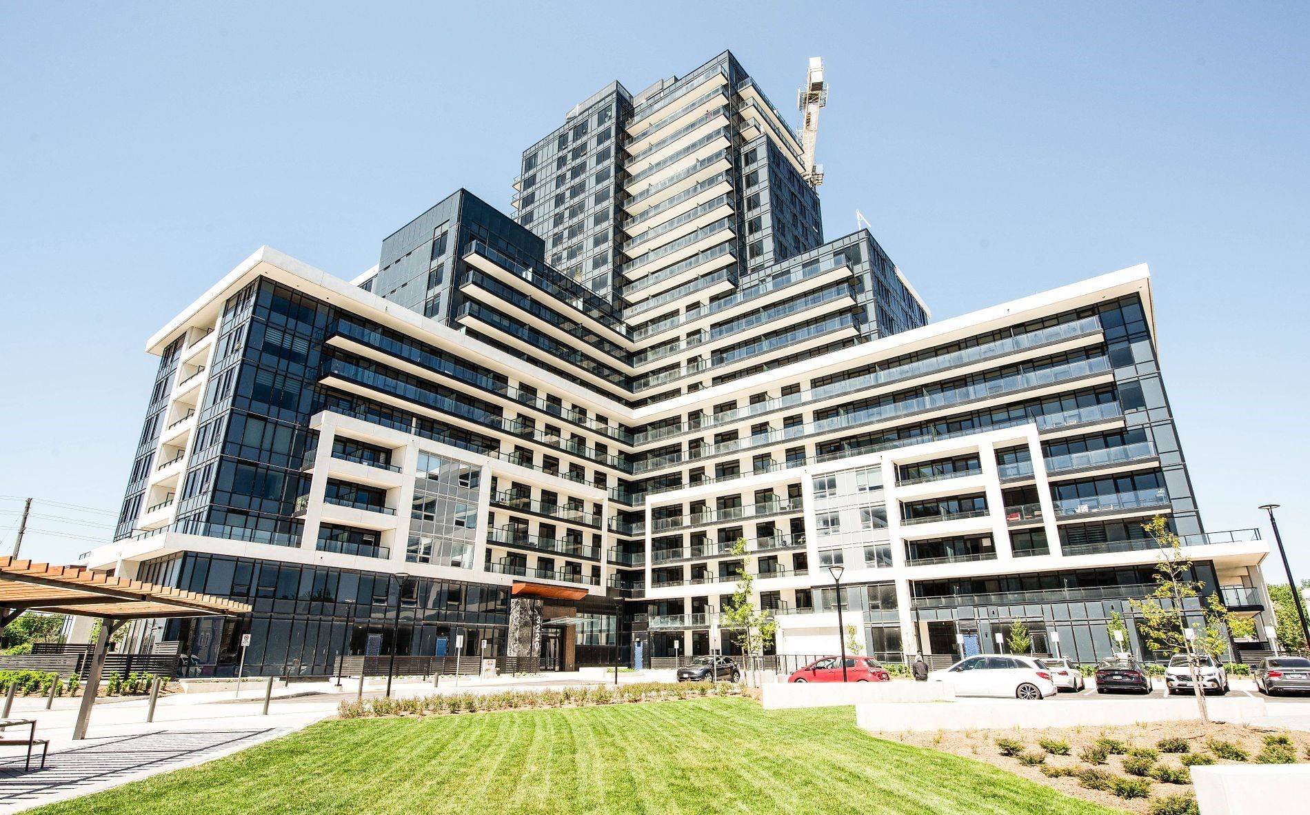 Oakville, ON L6H 7X9,3220 William Coltson AVE #1407