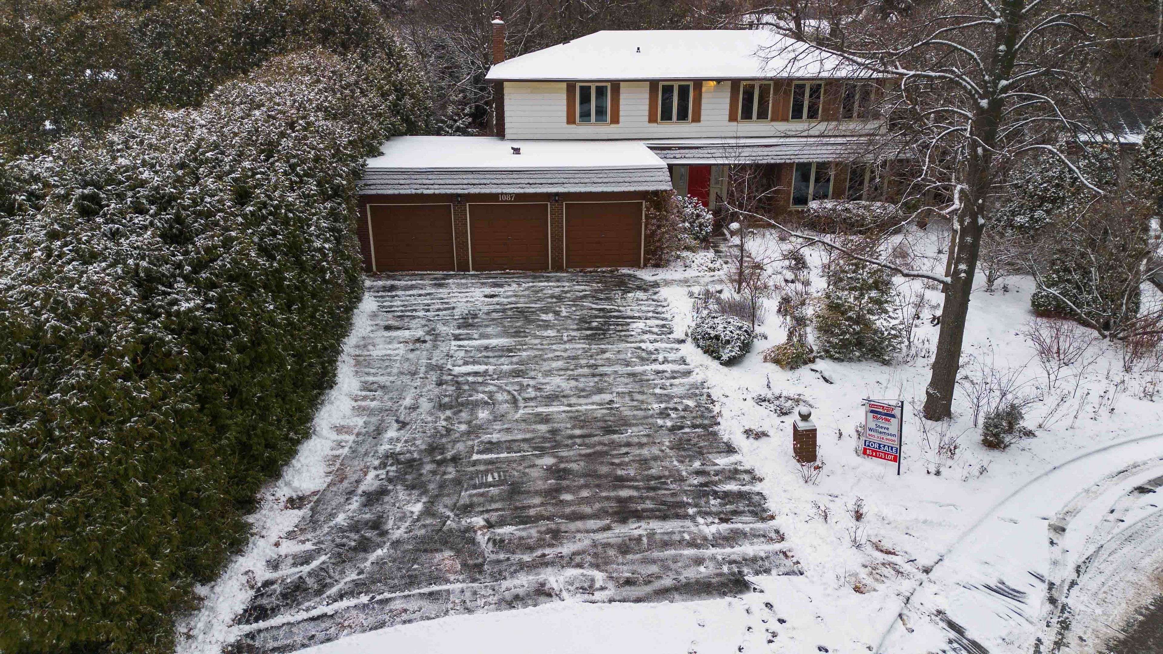 Oakville, ON L6L 5H6,1087 Tanglewood CT