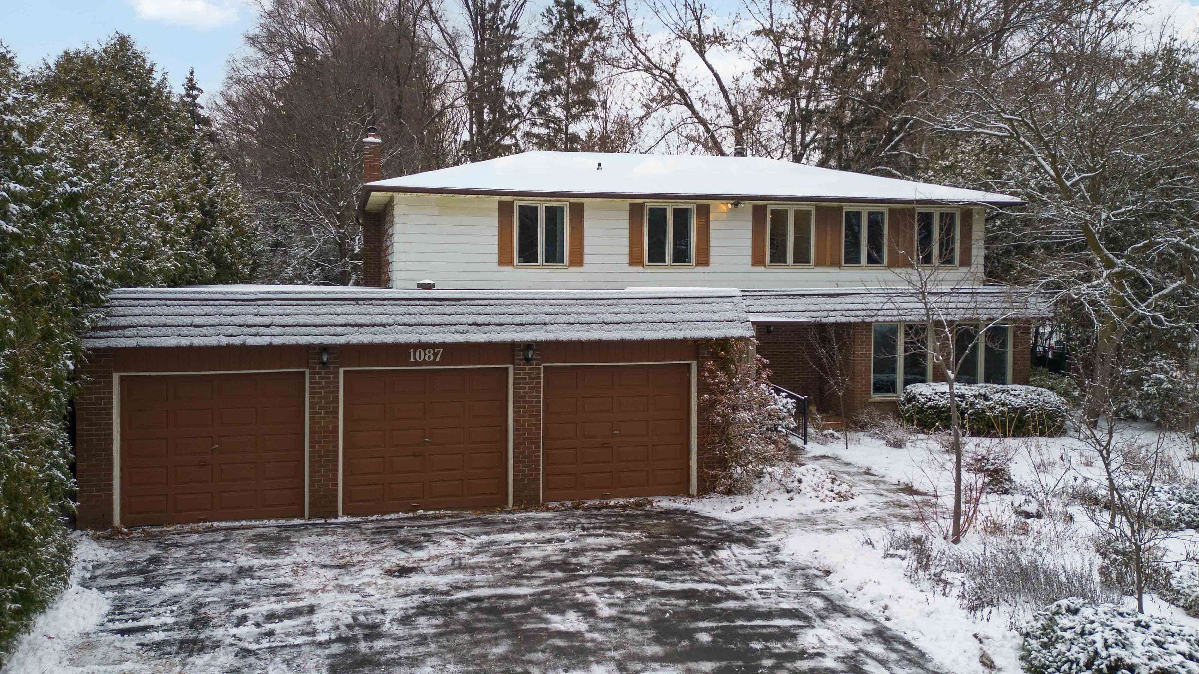 Oakville, ON L6L 5H6,1087 Tanglewood CT