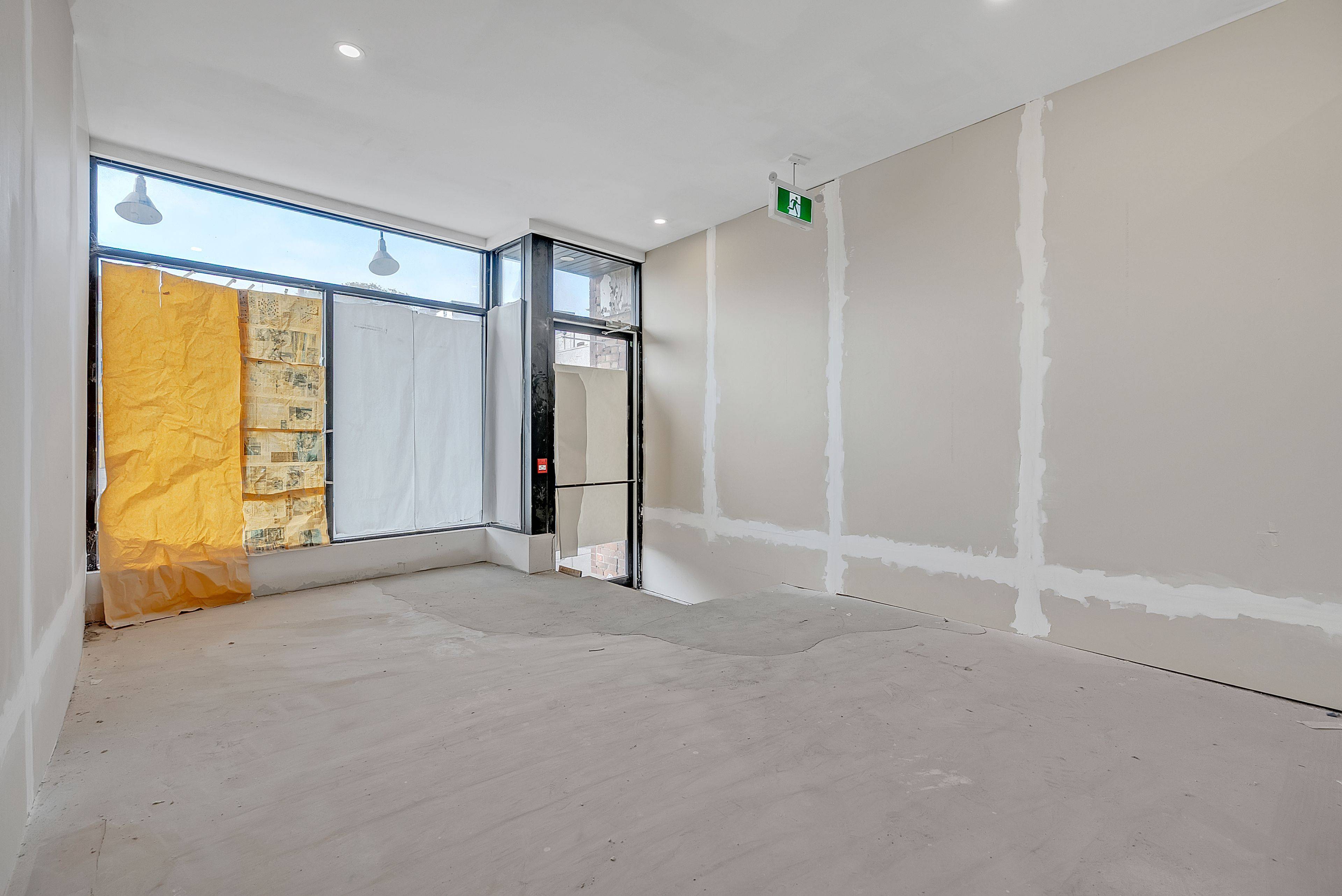 Hamilton, ON L8M 1C8,475 KING ST E