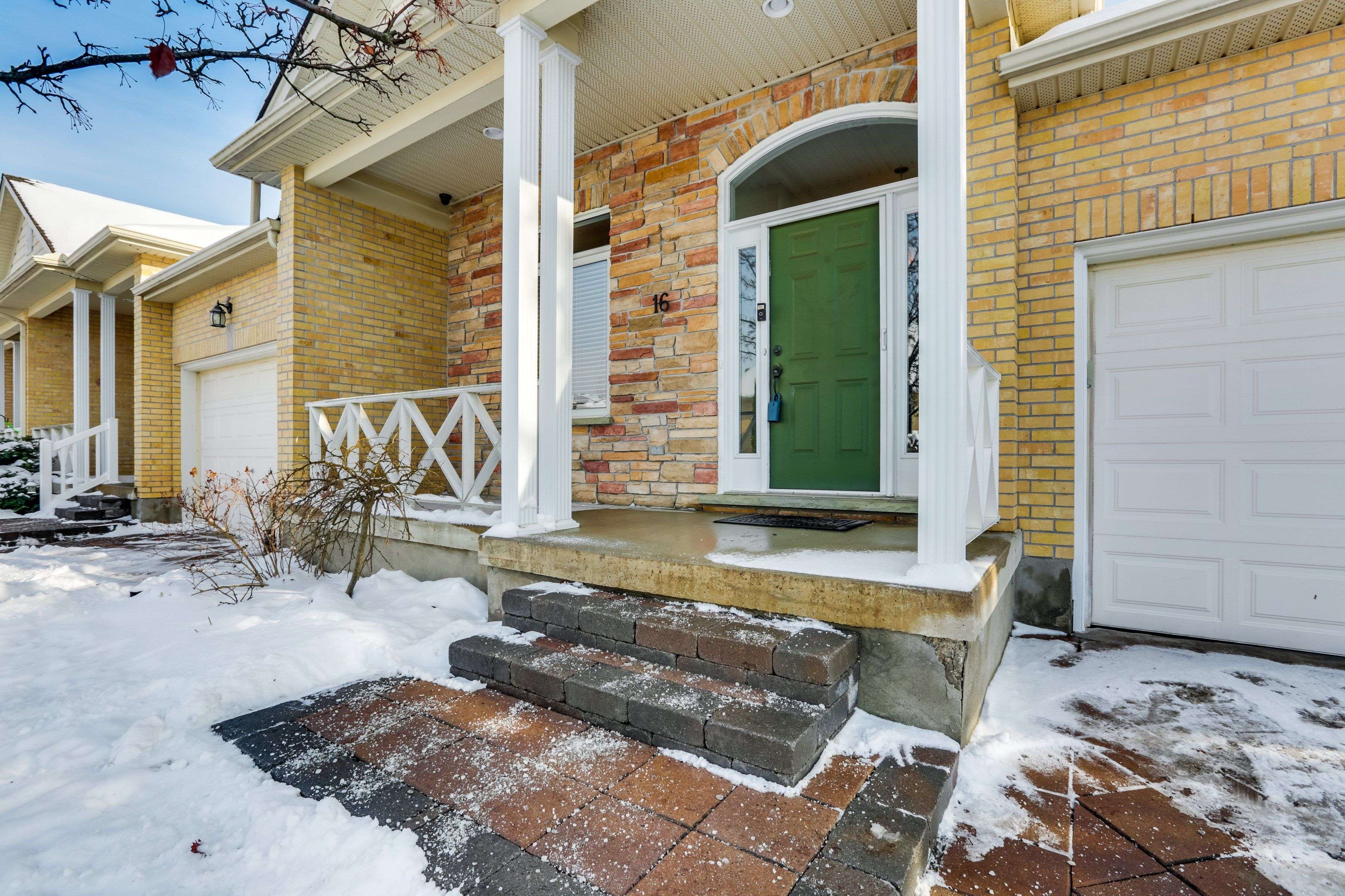 London South, ON N6K 4Y7,947 Adirondack RD #16