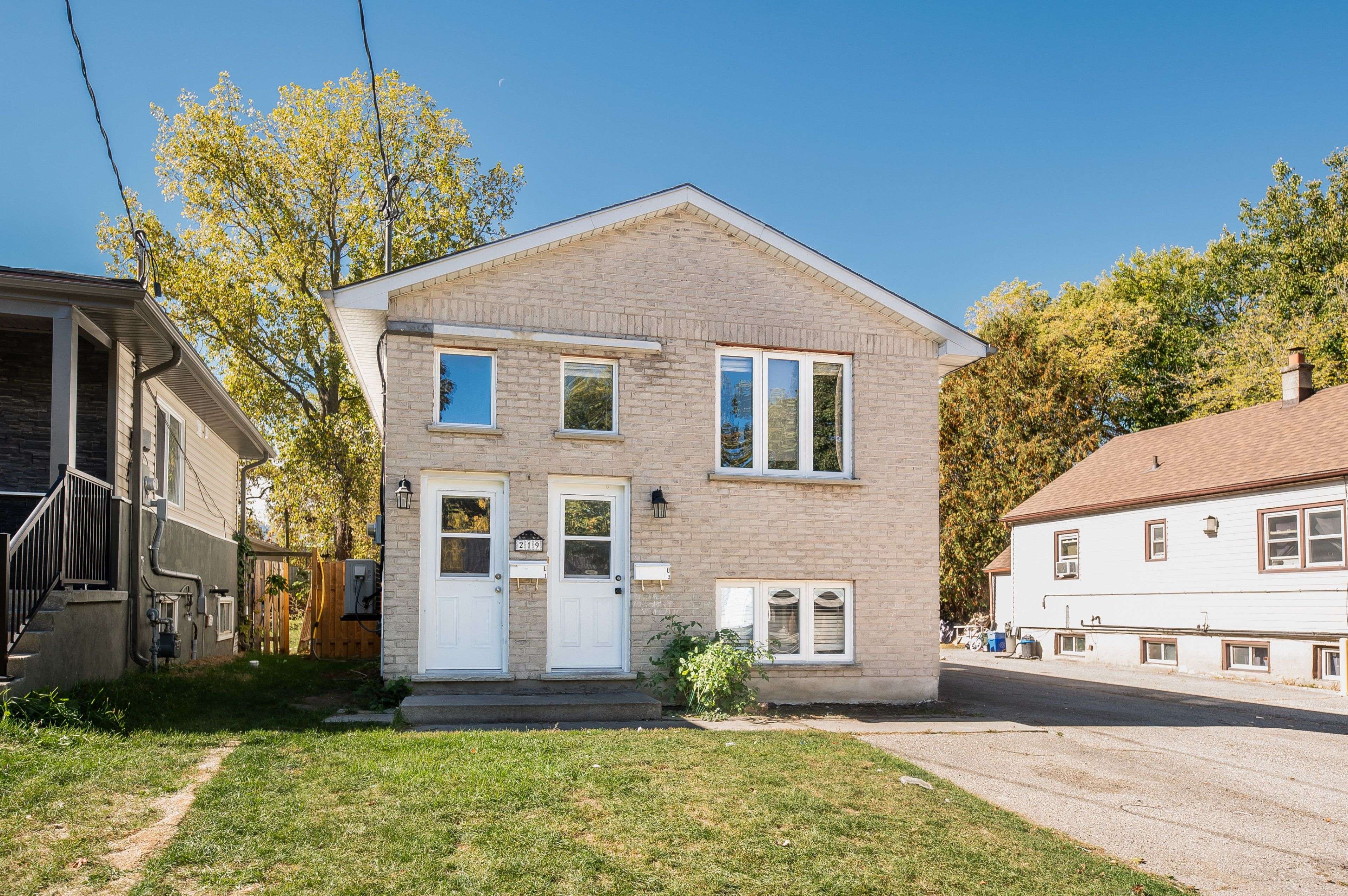 London South, ON N5Z 3L5,219 Emerson AVE