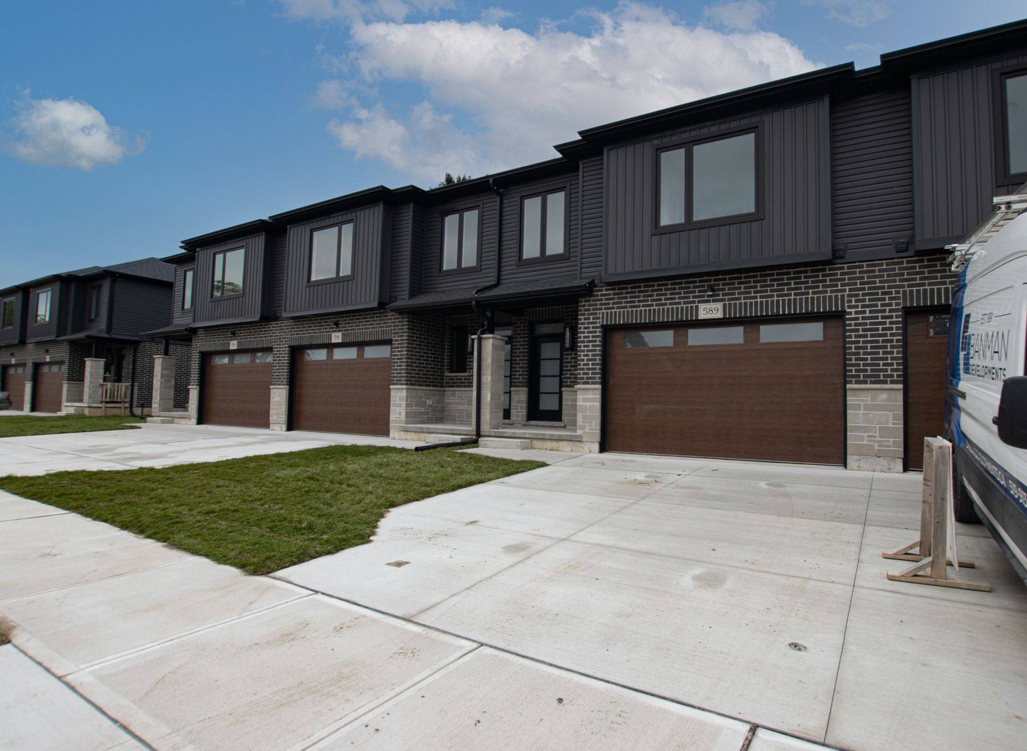 Strathroy-caradoc, ON N0L 1W0,573 REGENT ST