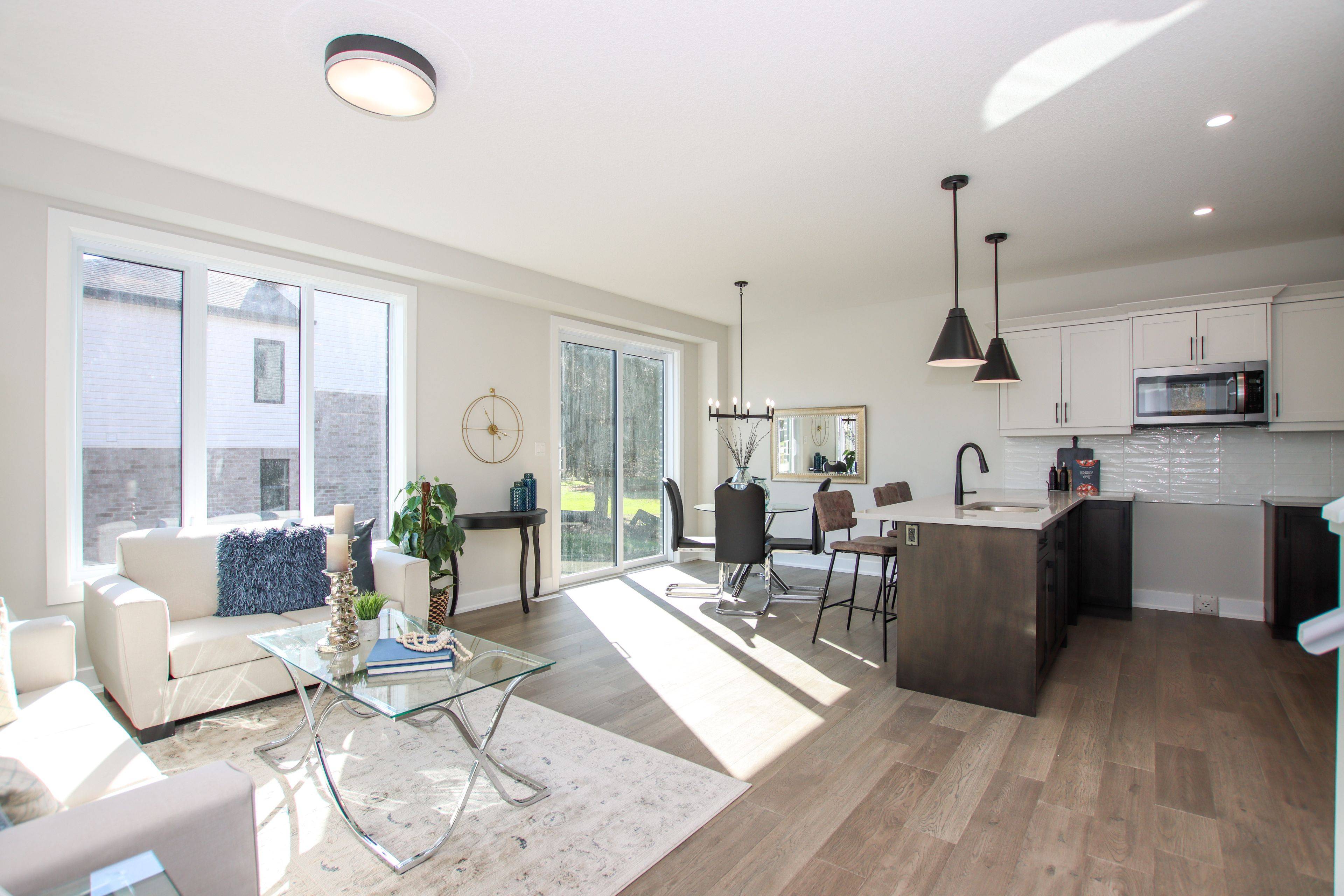 Strathroy-caradoc, ON N0L 1W0,573 REGENT ST