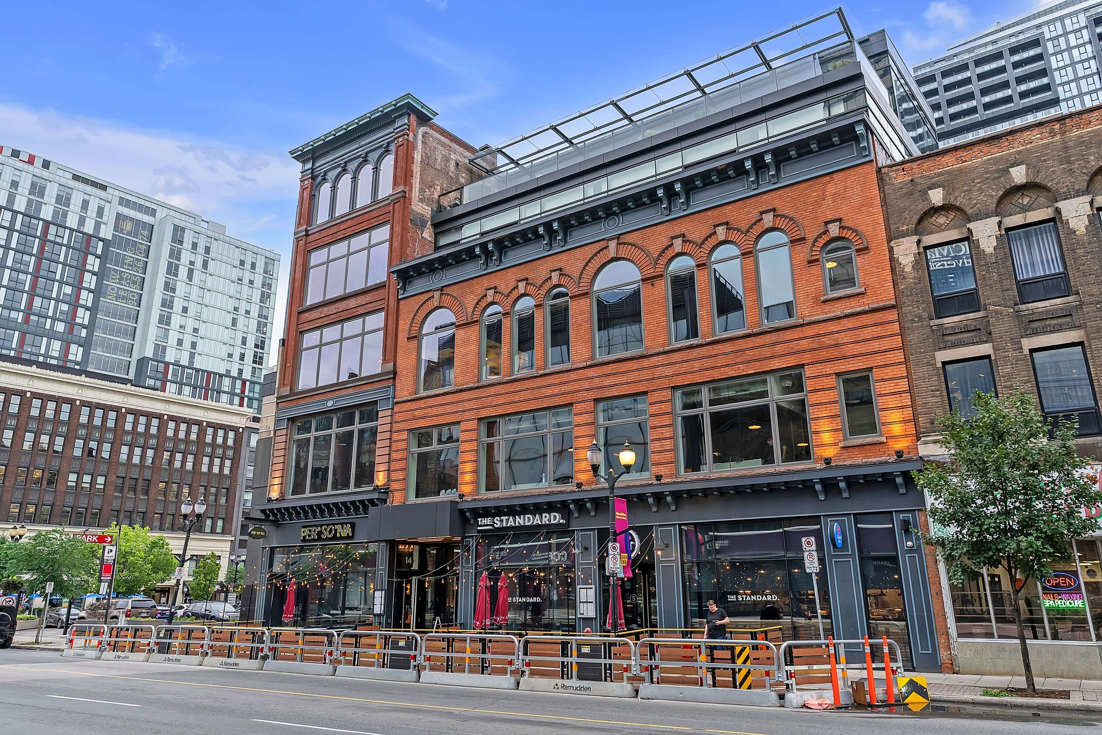 Hamilton, ON L8R 2J9,12 JAMES ST N #302