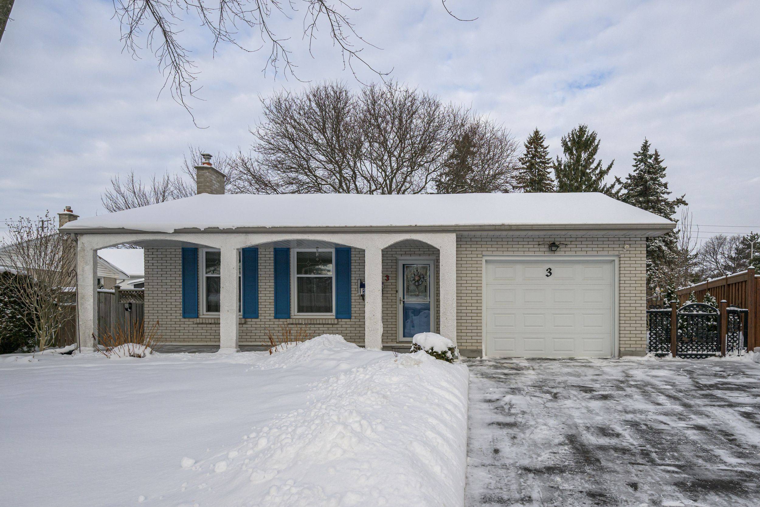 London North, ON N5X 1E4,3 Kendall CT