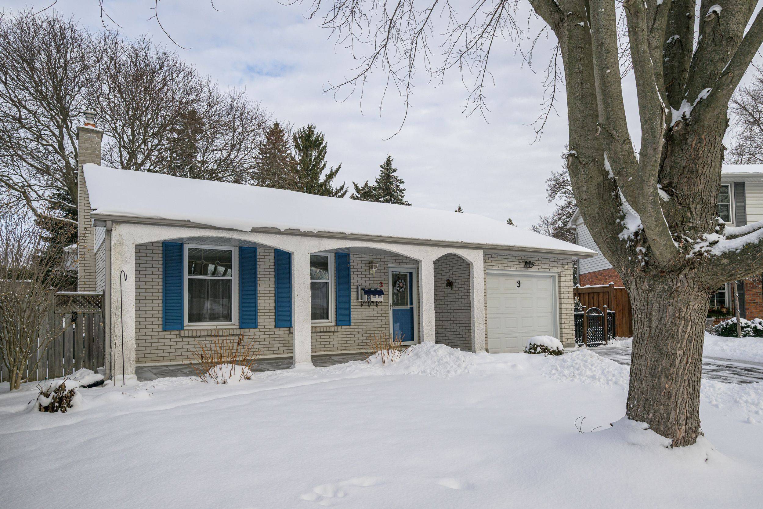 London North, ON N5X 1E4,3 Kendall CT