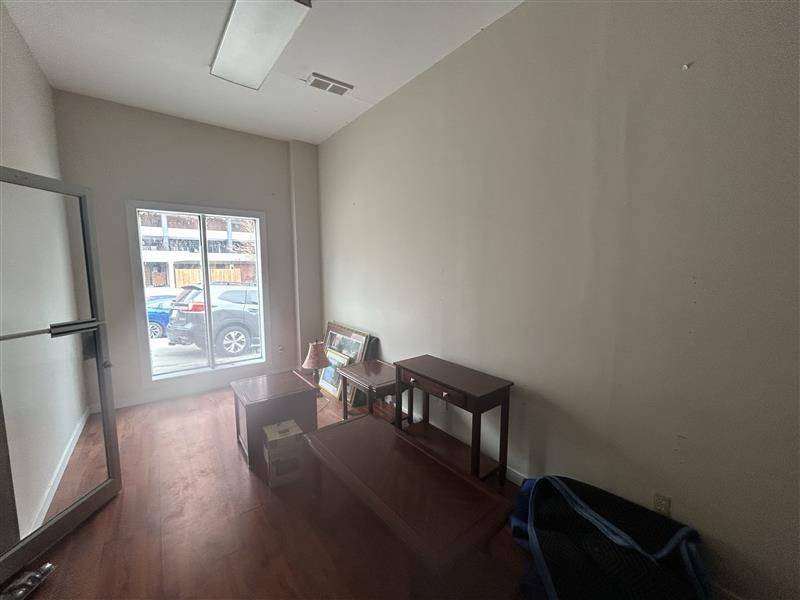 Hamilton, ON L8S 3M6,49 Glen RD