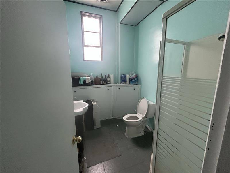 Hamilton, ON L8S 3M6,49 Glen RD