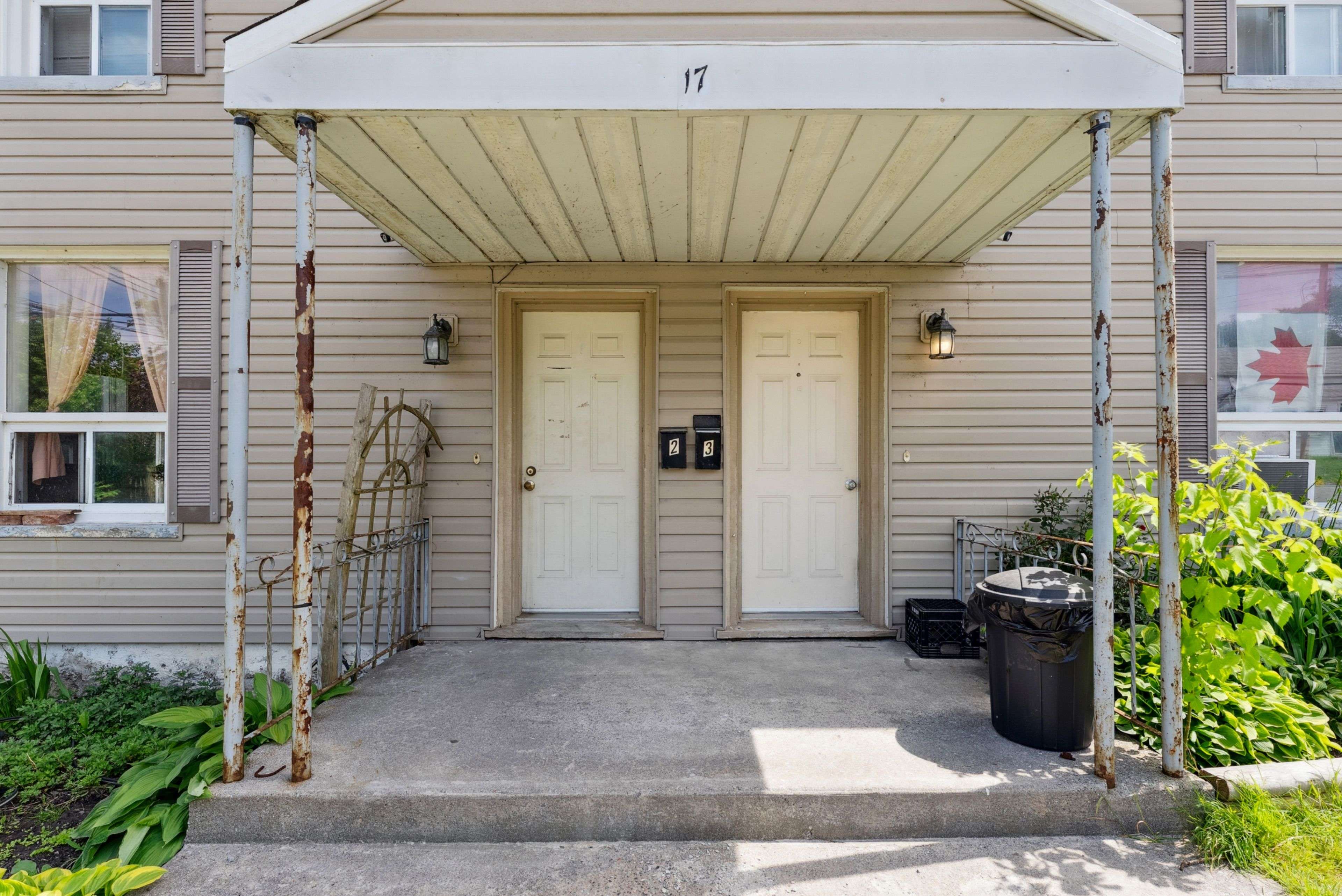 Quinte West, ON K8N 2Z6,17 Spring ST #Apt 3