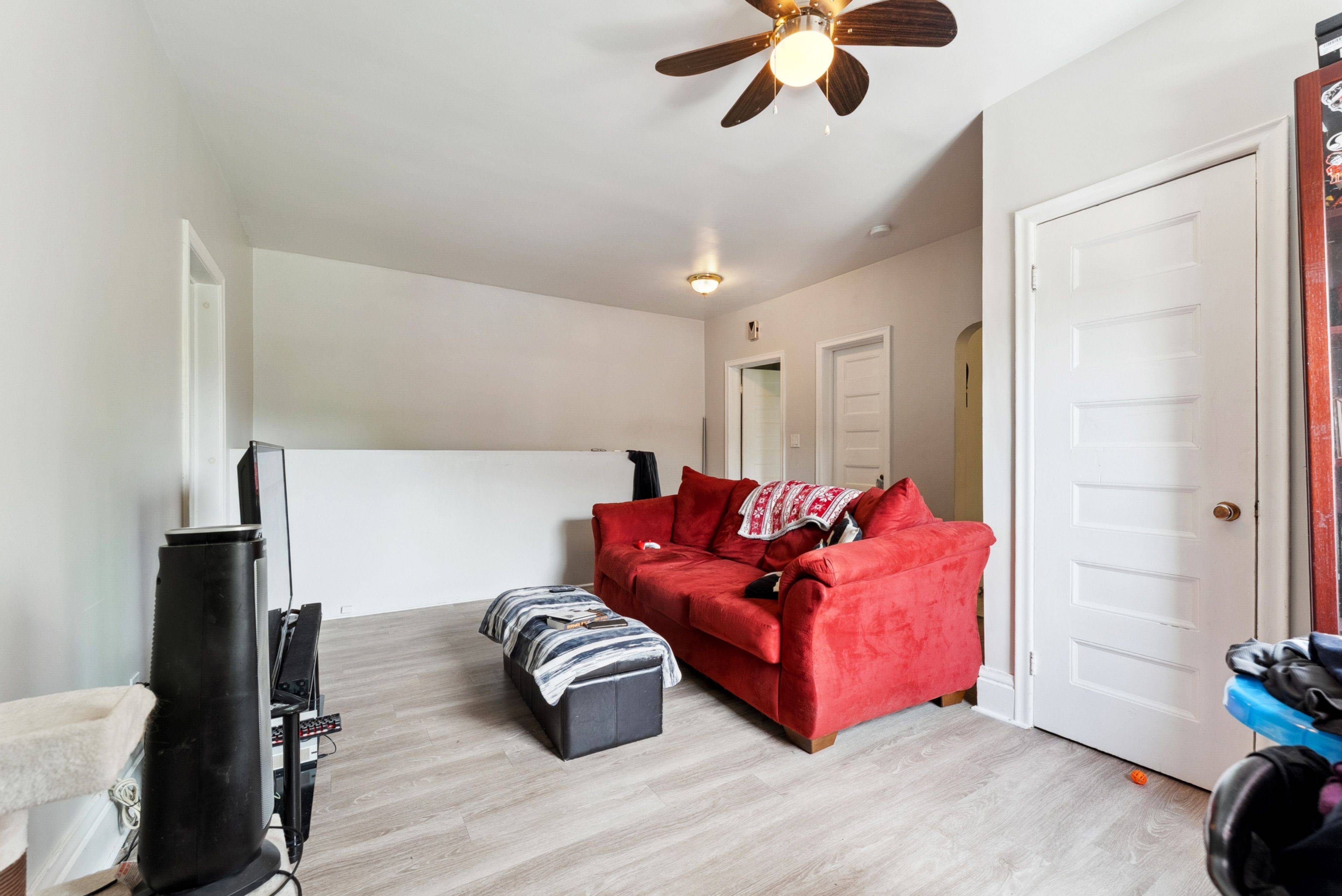 Quinte West, ON K8N 2Z6,17 Spring ST #Apt 3