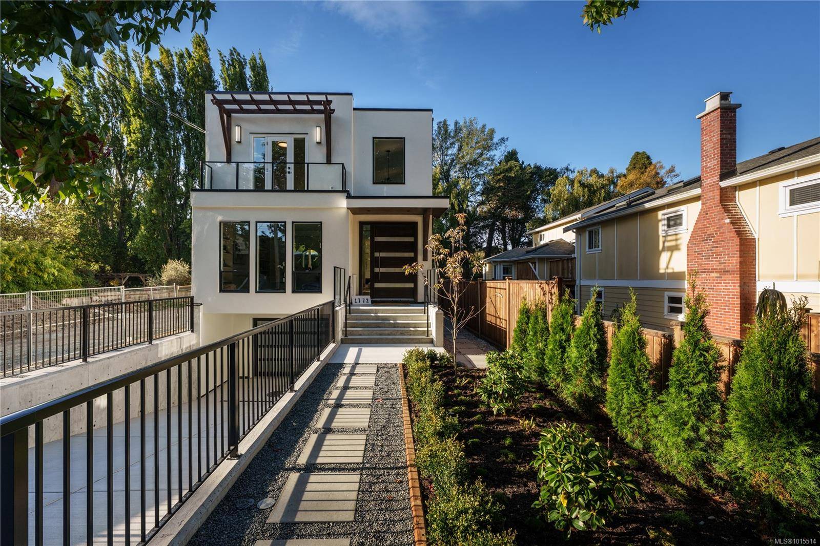 Victoria, BC V8S 1N6,1772 Chandler Ave