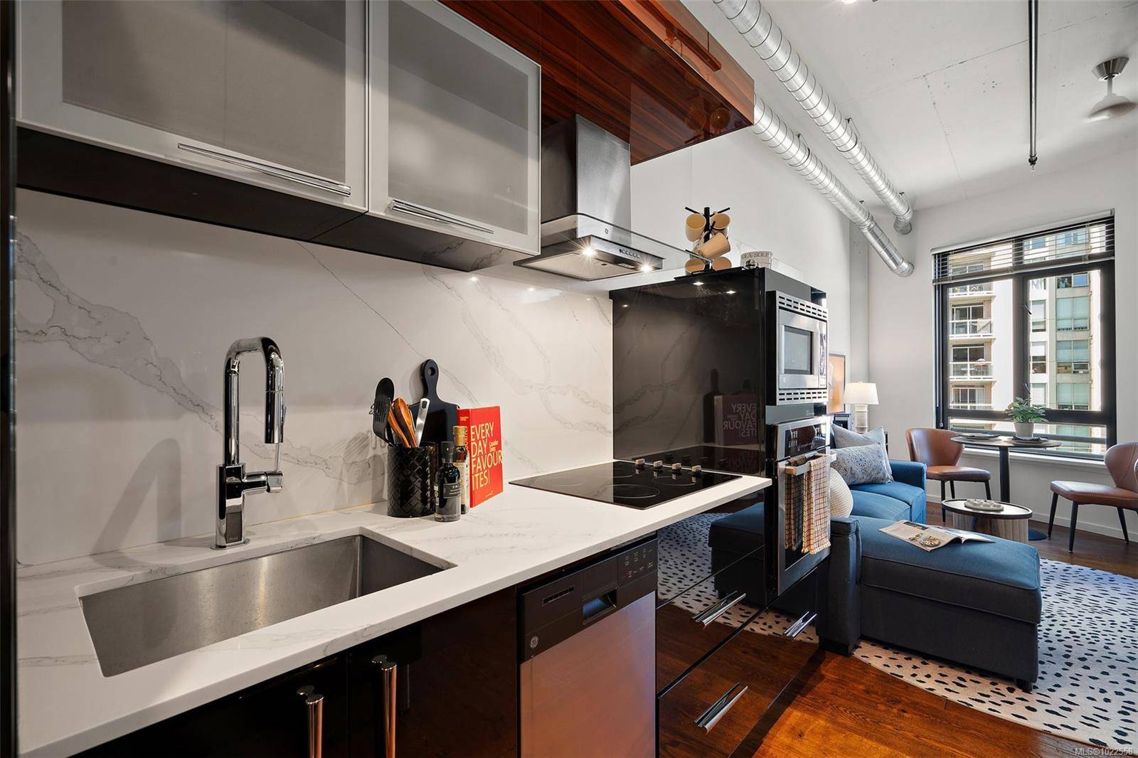 Victoria, BC V8V 4Y3,1029 View St #511