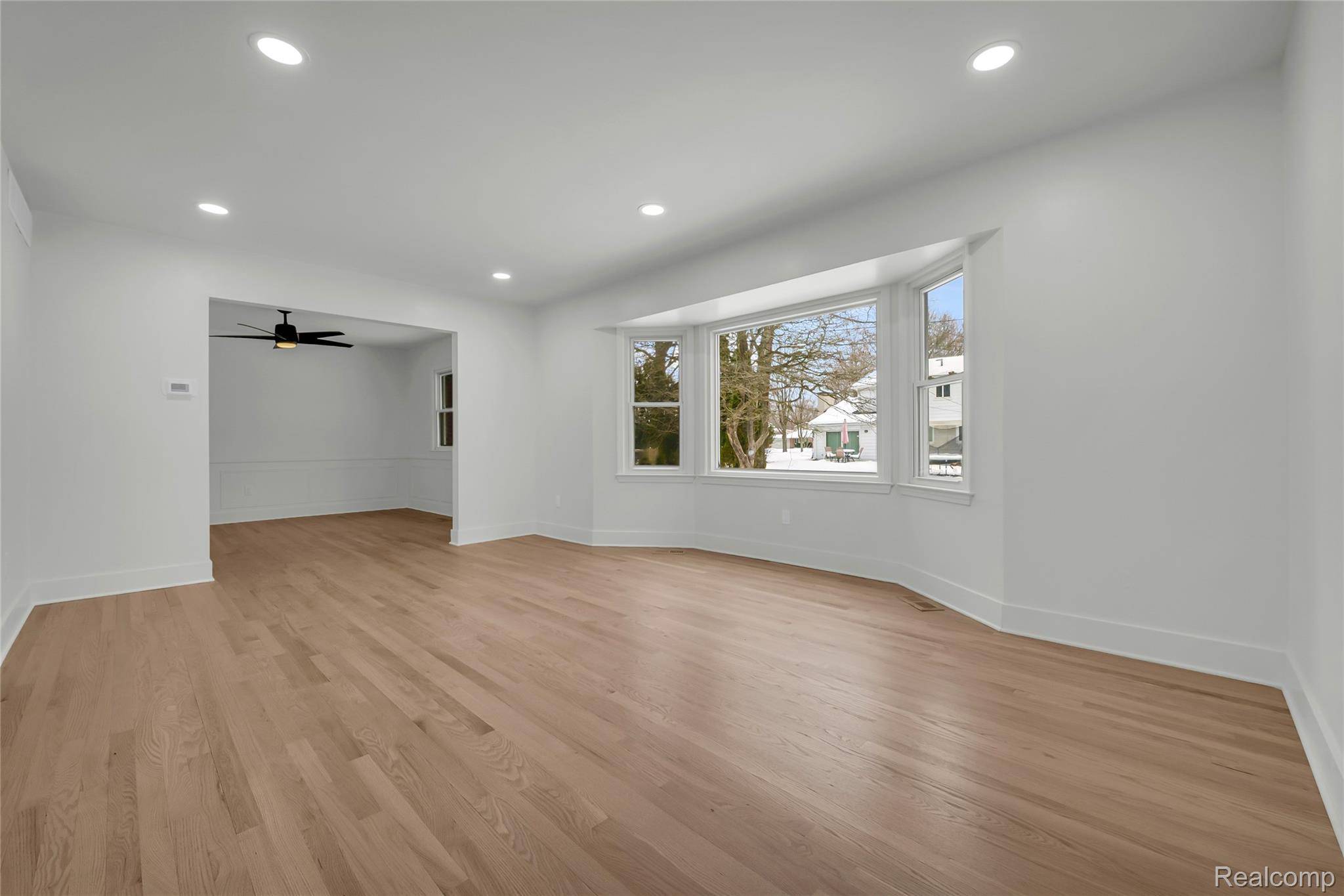 Southfield, MI 48076,30120 Spring River DR