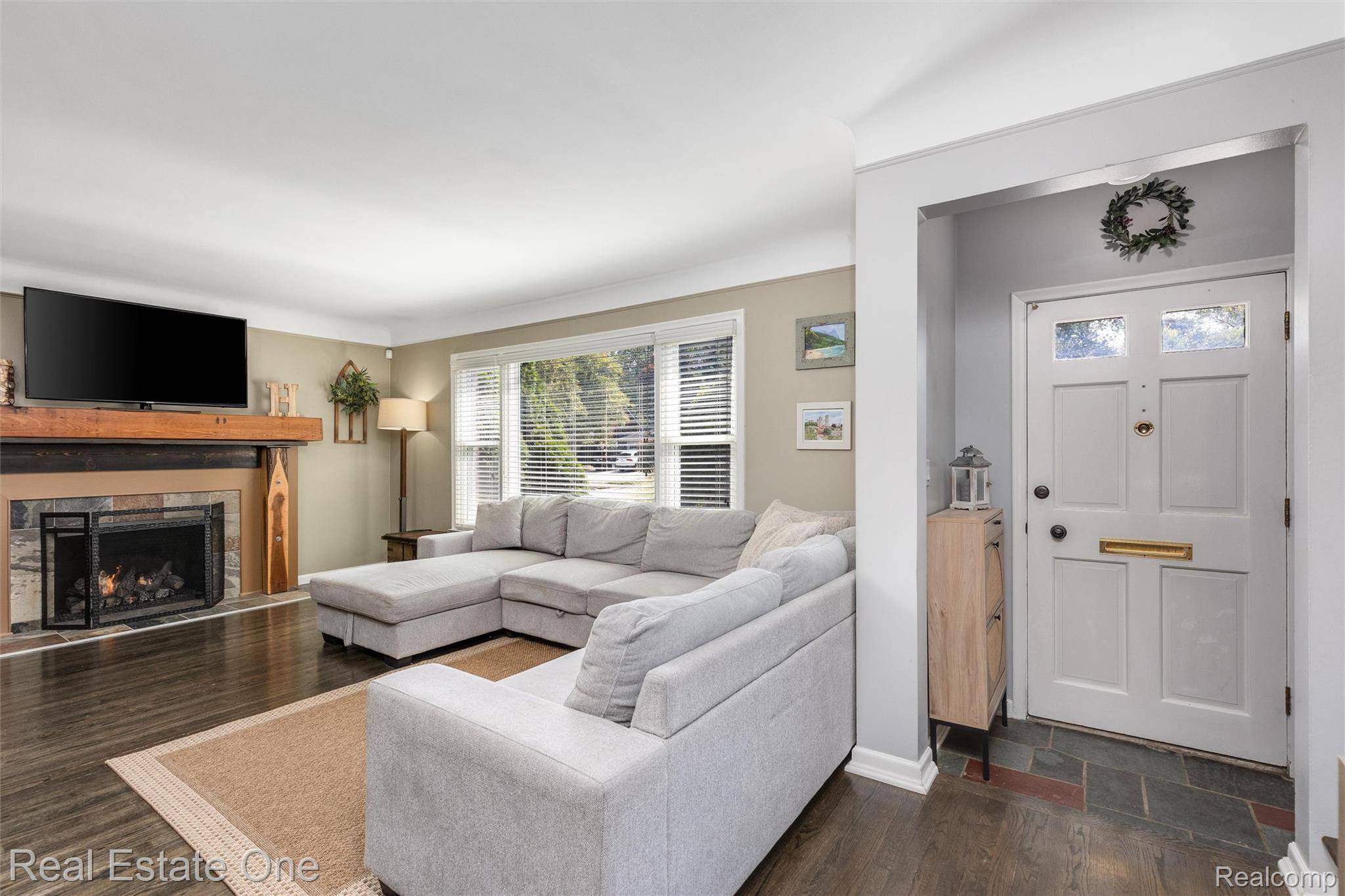 Royal Oak, MI 48073,1630 W 12 Mile RD