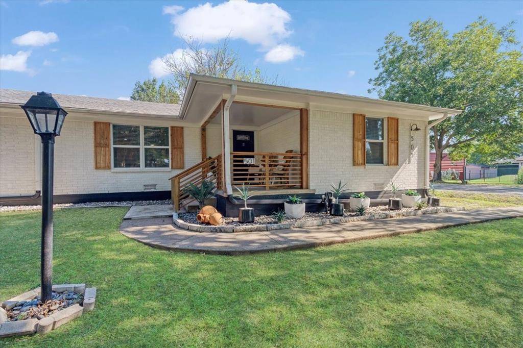 Bells, TX 75414,501 W Bells Boulevard