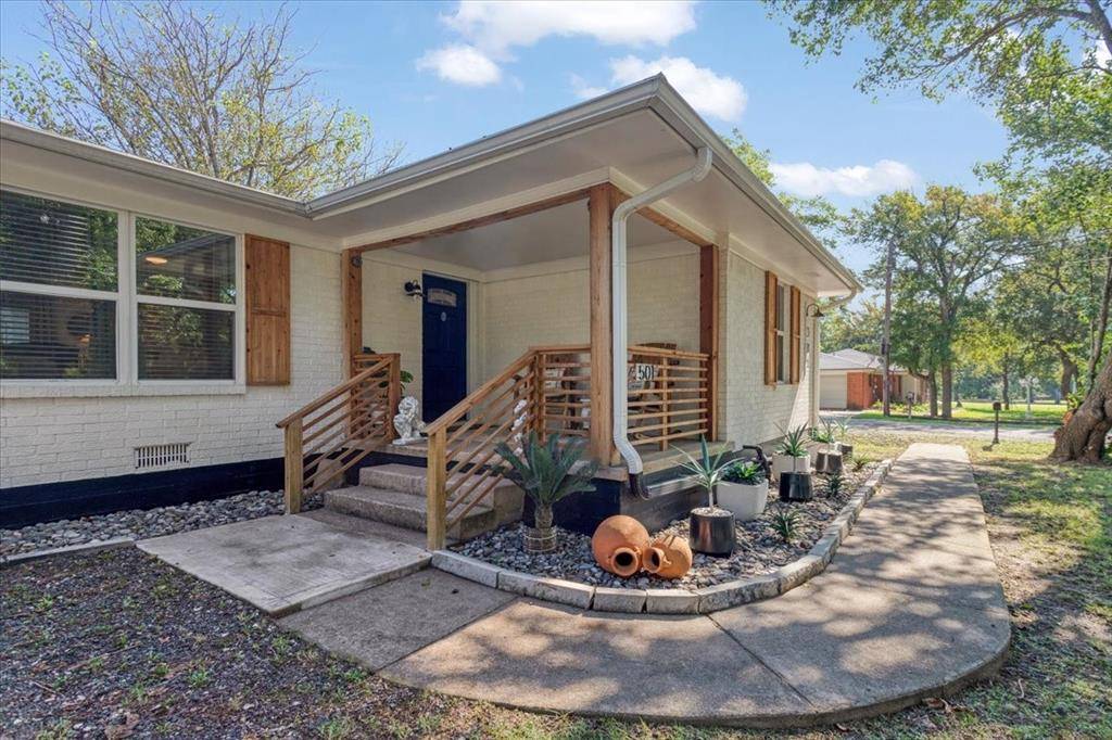 Bells, TX 75414,501 W Bells Boulevard