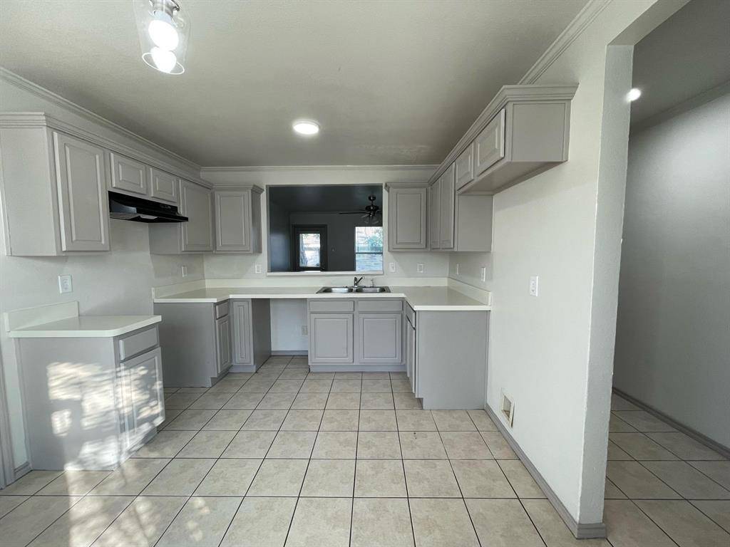 Dallas, TX 75216,4102 Opal Avenue