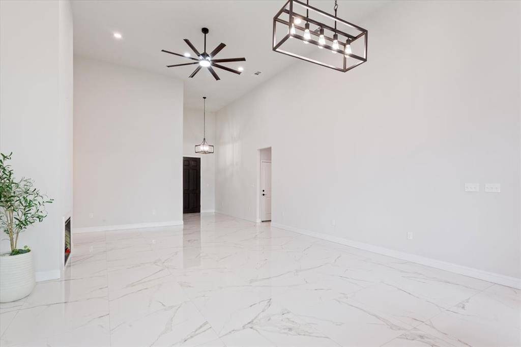 Hewitt, TX 76643,959 Gallant Fox Road