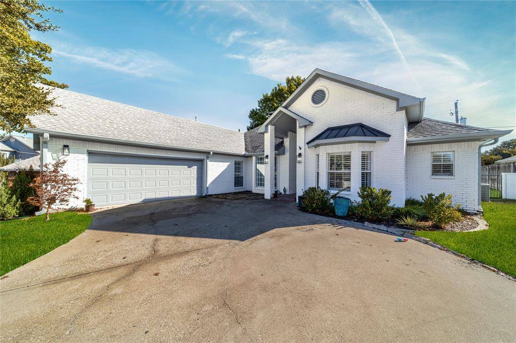 Dallas, TX 75228,4112 Fairlakes Court