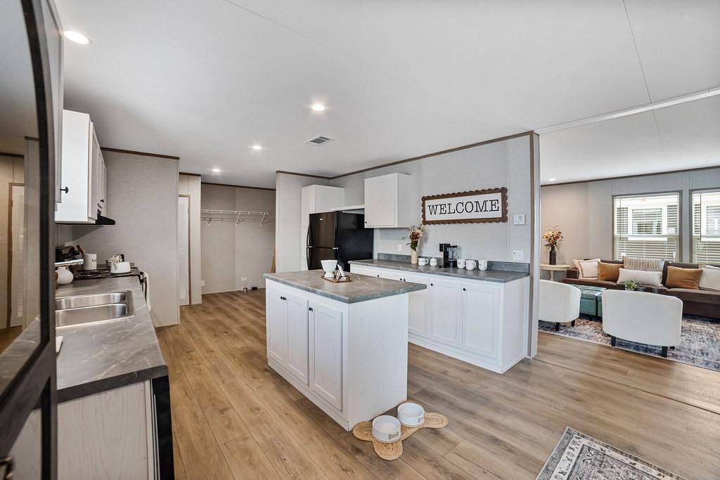 Sunset, TX 76270,3106 Smyrna Road