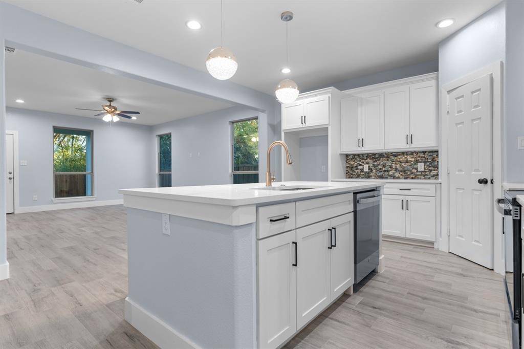 Bonham, TX 75418,520 E 5TH Street