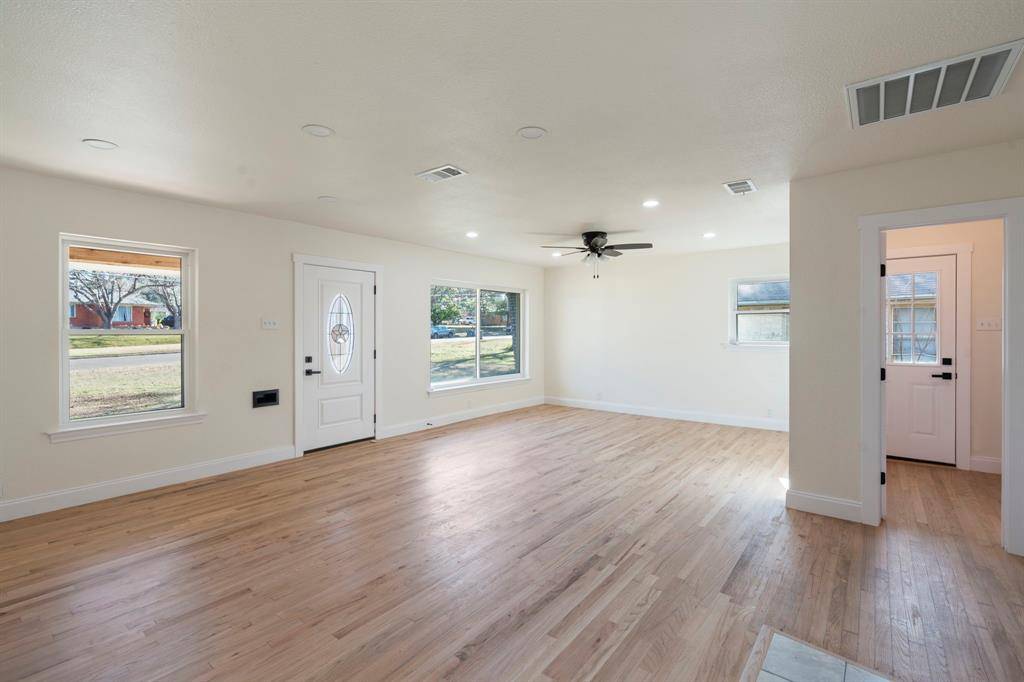 Dallas, TX 75224,2205 Elmwood Boulevard