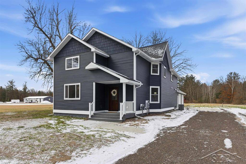 Sanford, MI 48657,2797 N West River RD