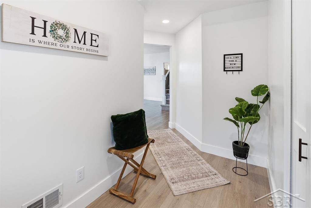 Sanford, MI 48657,2797 N West River RD