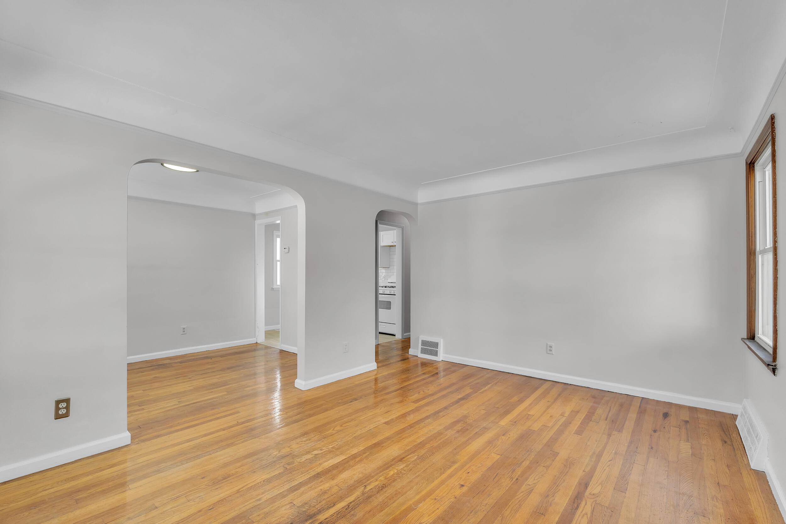 Redford, MI 48239,11319 Tecumseh AVE