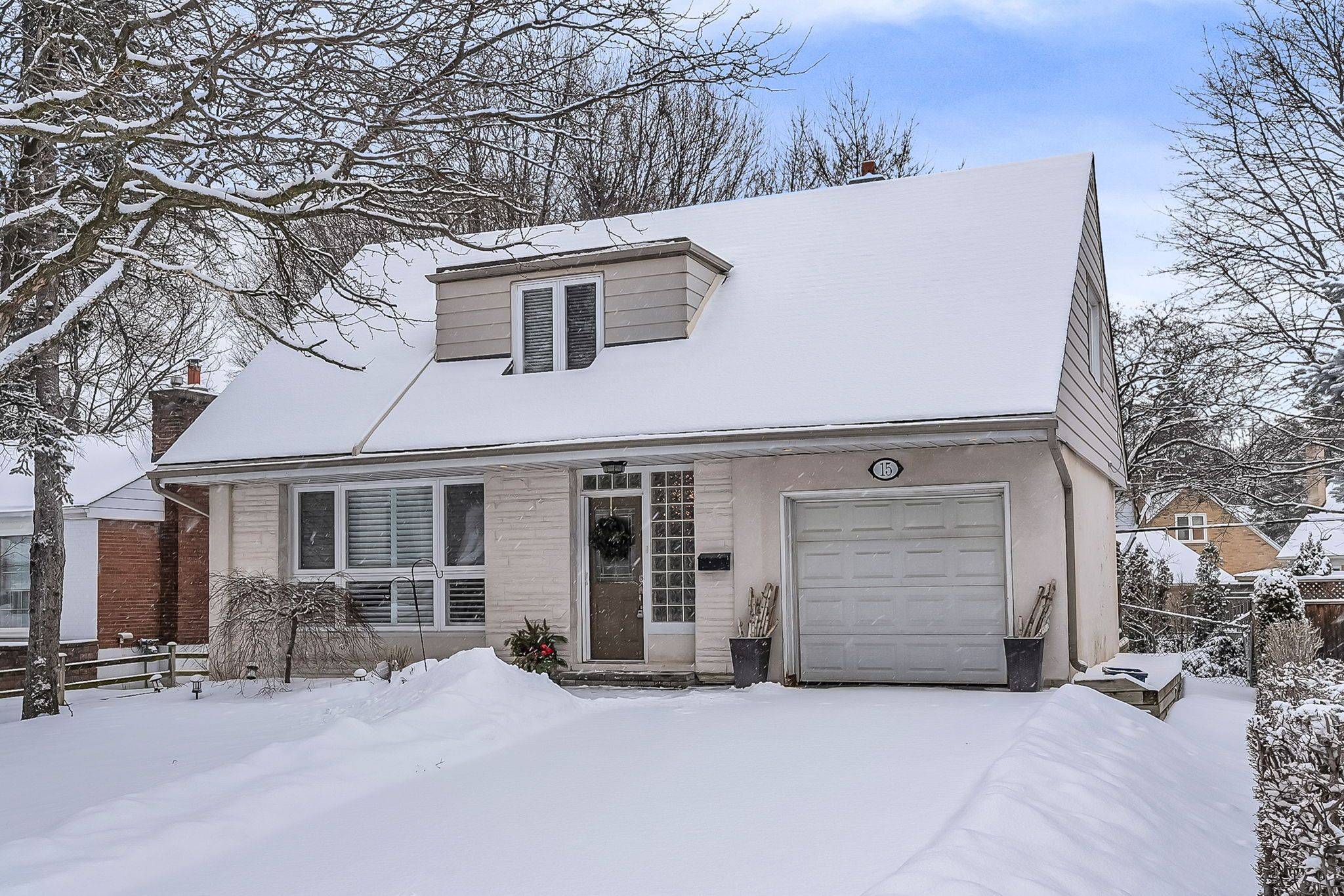 Toronto C13, ON M3B 1K7,15 Addison CRES